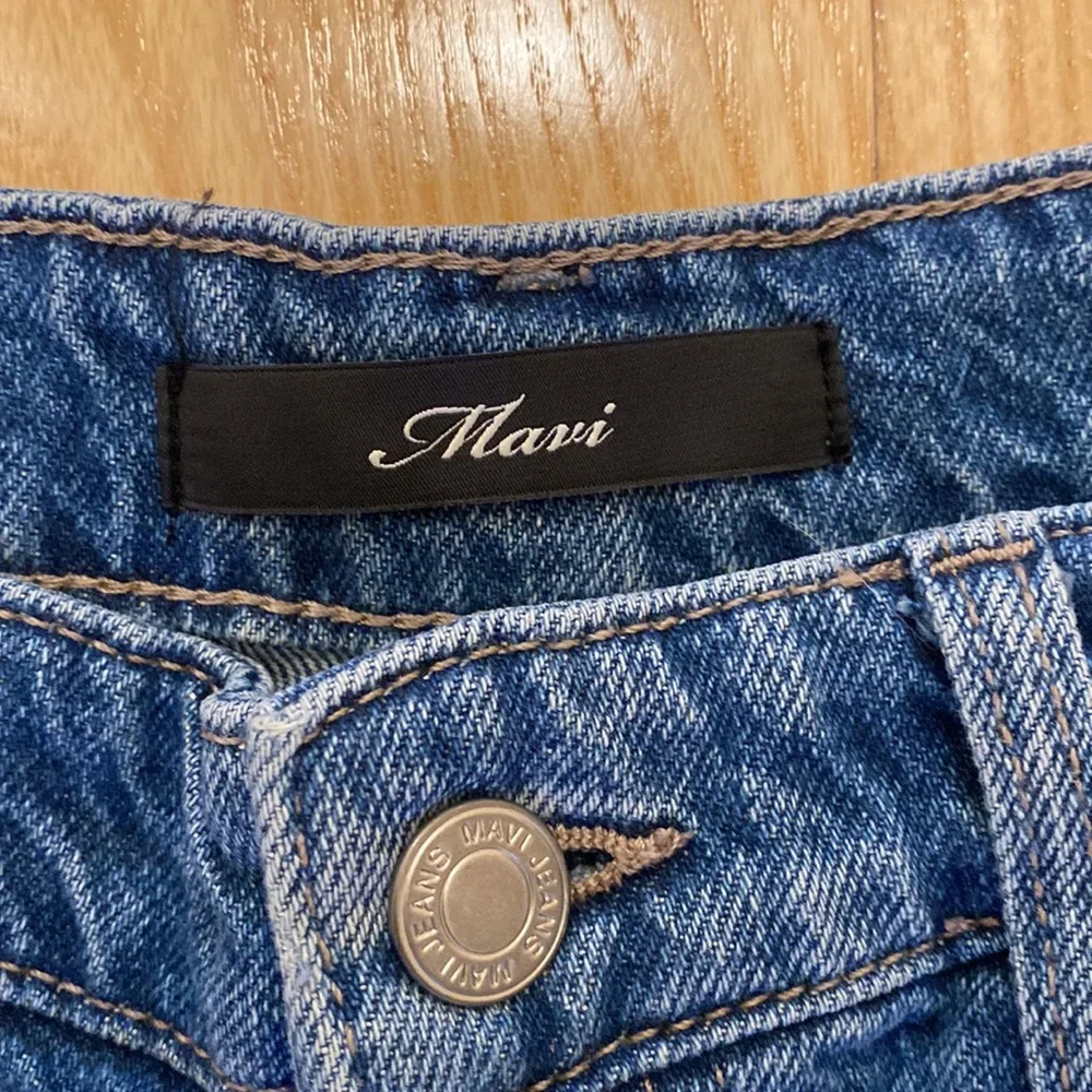 Mavi Gina Jean Shorts - Picture 3 of 5